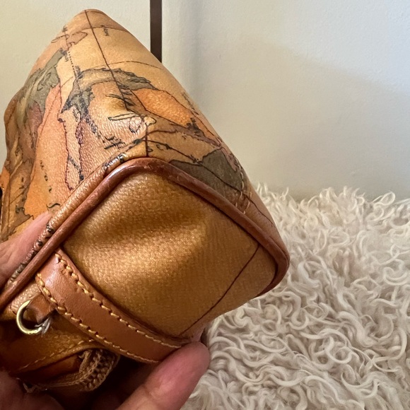 Alviero Martini sling or handbag - Picture 5 of 13